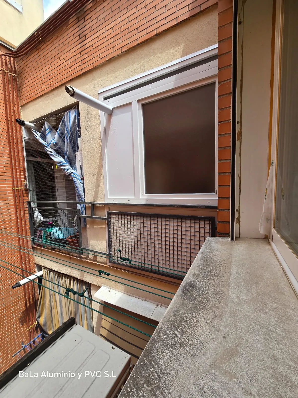Instalación de cerramiento hermético de terraza a medida en Madrid - CERRAMIENTO 4
